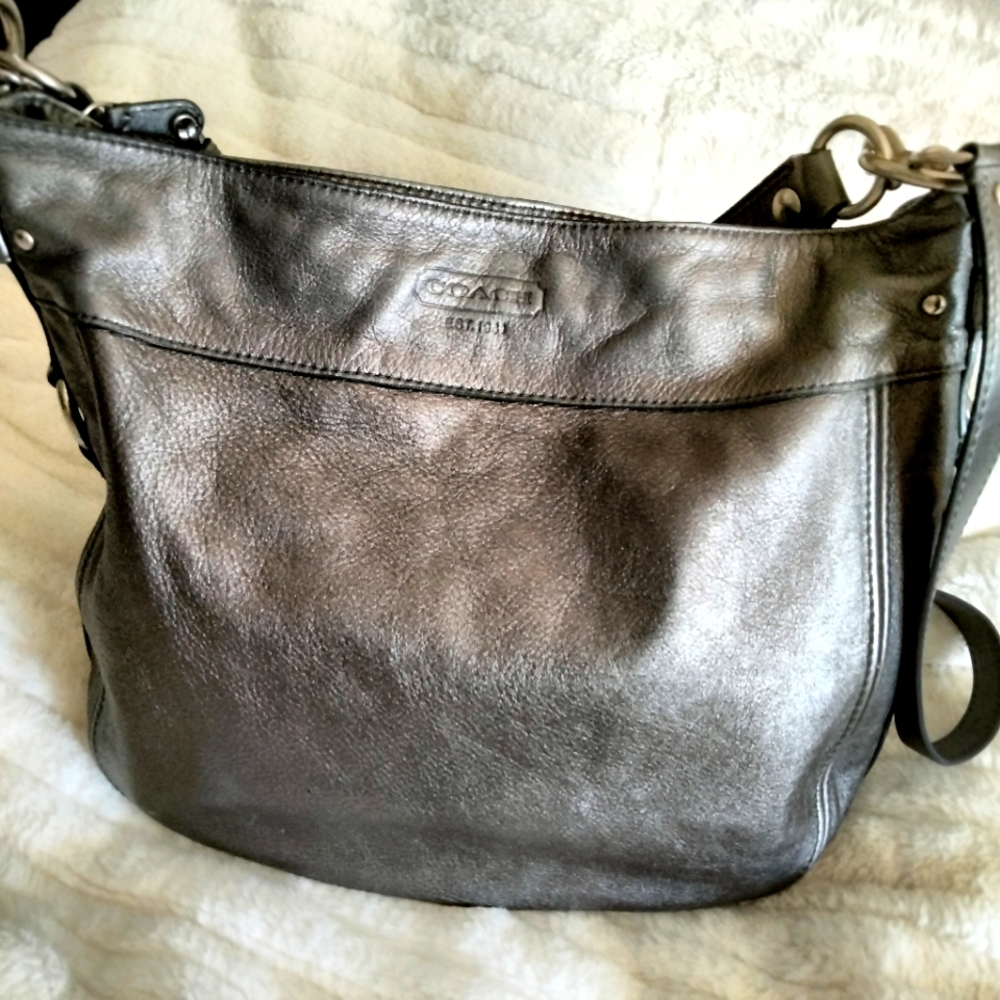 COACH 1941 "ZOE" PEWTER HOBO BAG ♥️